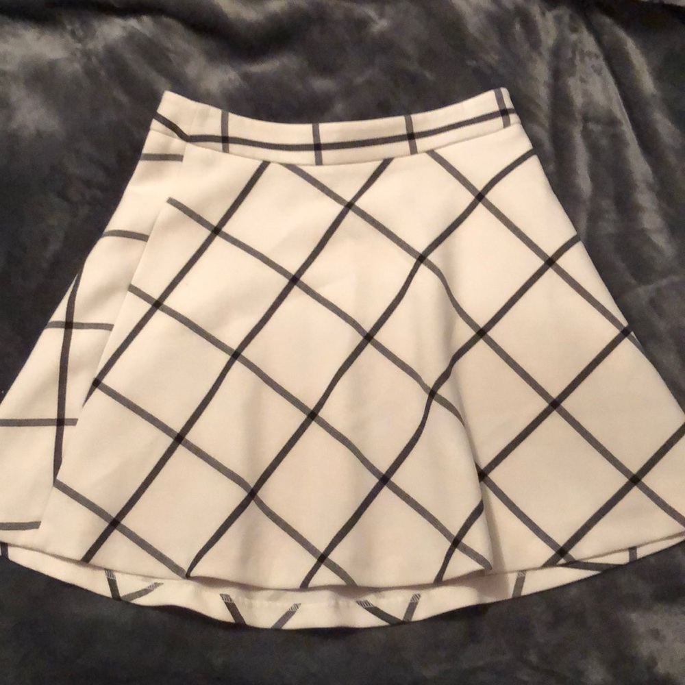 White Flare skirt, with gray & black line detail